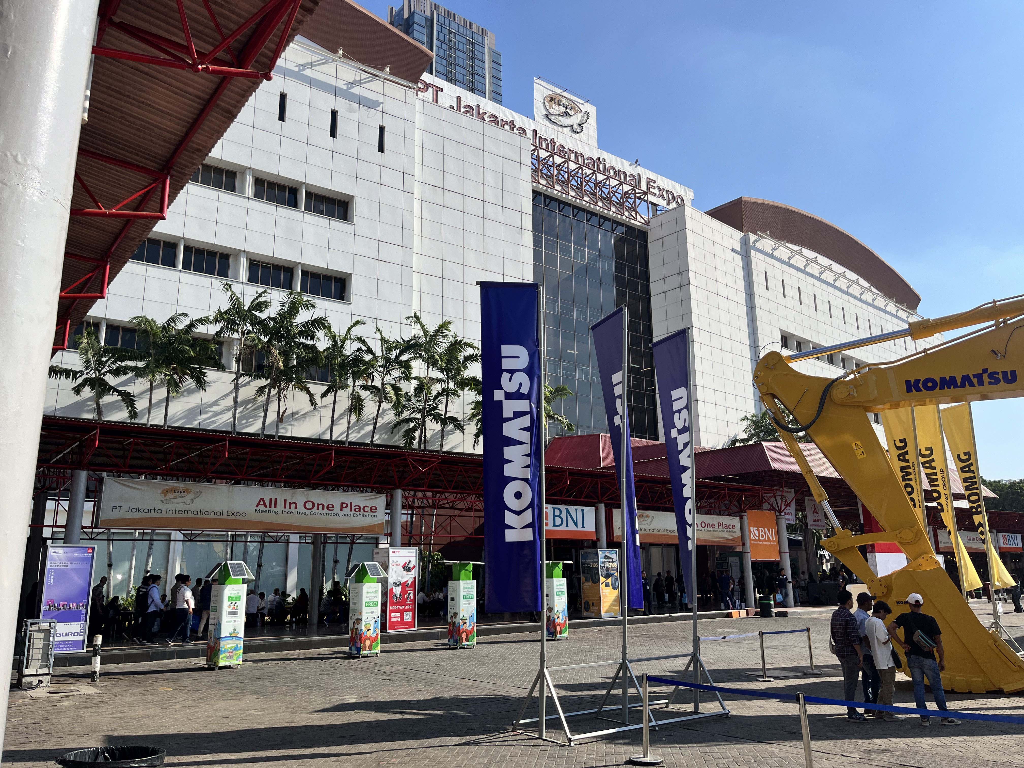 1726207923570581.jpg Õ¹¹ÝÍâ¾°1.JPG